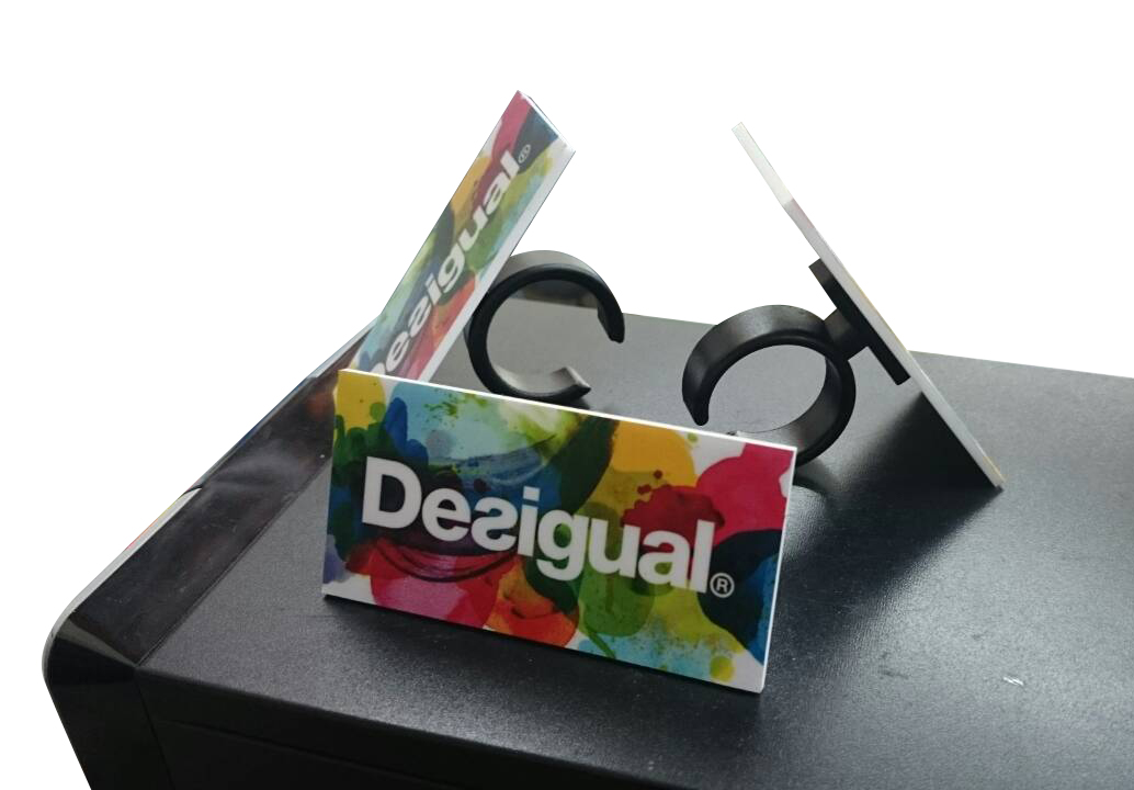 客製壓克力-平面麥克風牌-造型麥克風牌-Desigual